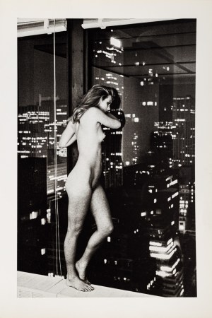 Helmut Newton, Patti Hansen over Manhattan. 1977 from the portfolio ''Special Collection 24 photos lithographs'', 1980.
