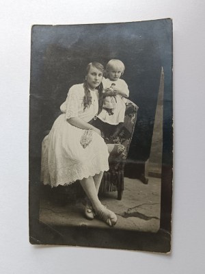 FOTOGRAFIA DIEVČA, DIEŤA, RUSKO, PREDVOJNOVÝ ROK 1925