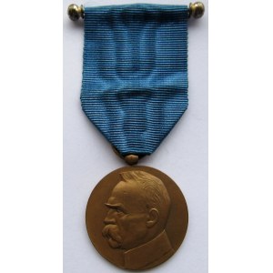 Polska, II RP, Medal 10-lecia Odzyskania Niepodległości Polski oracz
