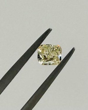 DIAMOND 0.74 CT NATURAL FANCY YELLOW - SI1 - LASER ENGRAVED - UD30113-2