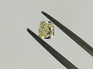 DIAMOND 0.74 CT NATURAL FANCY YELLOW - SI1 - LASER ENGRAVED - UD30113-2
