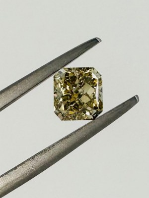 DIAMOND 0.88 CT NATURAL FANCY BROWN YELLOW - VS1 - RADIANT CUT - UD30111