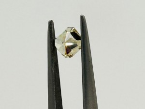 DIAMOND 0.88 CT NATURAL FANCY BROWN YELLOW - VS1 - RADIANT CUT - UD30111