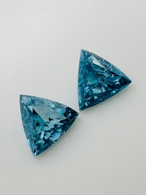 2 EXALTED DIAMONDS 1.09 CT FANCY INTENSE BLUE* - SI1-2 - TRIANGULAR CUT - C31210-6