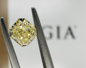 YELLOW DIAMOND 0.57 CT - BB40302-2