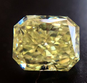 DIAMOND 1.76 CARATS NATURAL FANCY INTENSE YELLOW - SI2 - IGI - RM30301