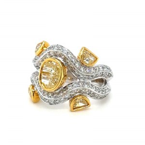 18K WHITE AND YELLOW GOLD RING 13.00 GR WITH FANCY DIAMONDS - HR2011,