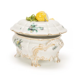 Nymphenburg tureen with lemon finial