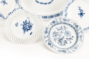 Meissenský tanier a veľký servírovací tanier s modrou maľbou