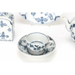 Meissen tea set with strawflower pattern