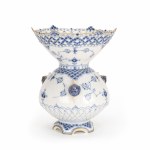 Royal Copenhagen große Vase 'Musselmalet' mit Schnecken