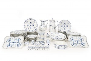 Royal Copenhagen dinner service 'Musselmalet'