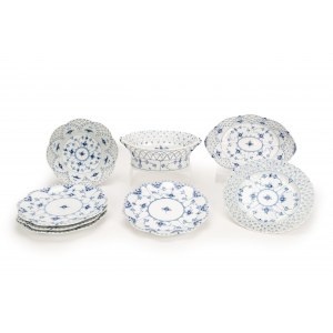 Royal Copenhagen bowls and plates 'Musselmalet'