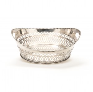 Silver basket with pearl frieze rim
