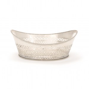 Silver basket with pearl frieze rim