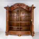 Großer Barockschrank