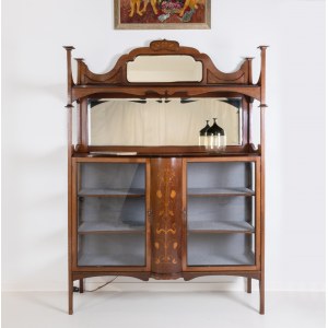 Jugendstil-Vitrinenschrank