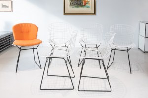 Knoll International Bertoia-Chairs, Entwurf von Harry Bertoia