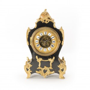 Mantel clock with visible escapement