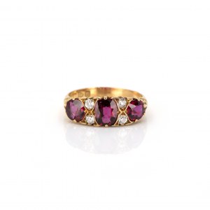 Victorian ring with ruby diamond setting