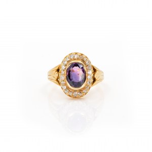 Ring mit Amethyst- und Diamantbesatz