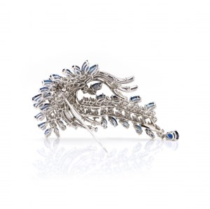 Brooch with sapphire diamond setting