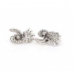 Paire de clips d'oreilles sertis de diamants