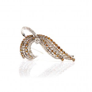 Brooch set with diamonds