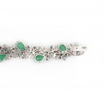 Necklace and bracelet set with emerald diamonds