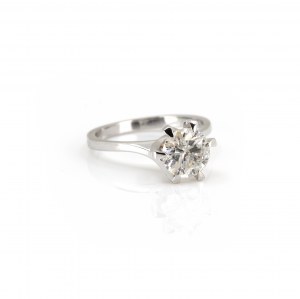 Solitaire ring