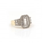 Ring mit Diamantbesatz