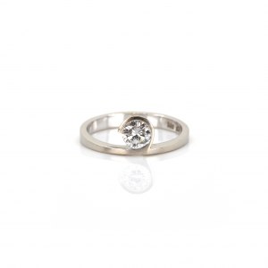 Solitaire ring