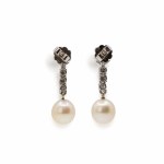 Puzetové náušnice s perlově-diamantovou ozdobou