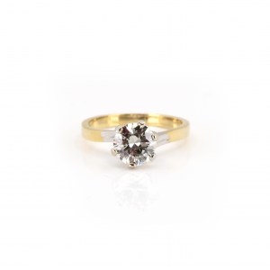 Solitaire ring