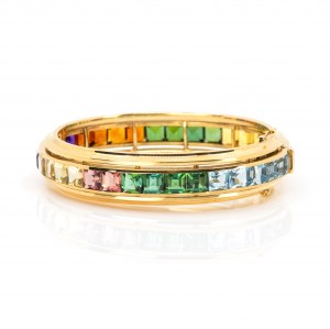 Bangle with gemstone setting