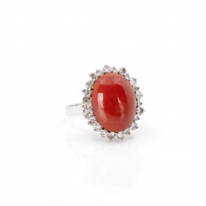 Entourage ring with coral diamond trim