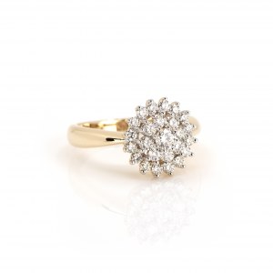 Ring with diamond setting