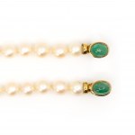 Pearl necklace with emerald trimming