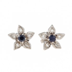 Earrings in the form of flowers, mid-20th century.