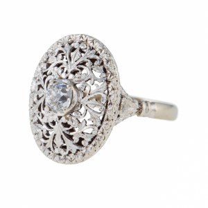 Ring with floral motif, 1st half of 20th century.