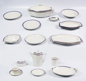 ĆMIELÓW - Opere in porcellana e ceramica, Servizio da cena e da dessert, modello Lvov, con scia di cobalto con pizzo dorato