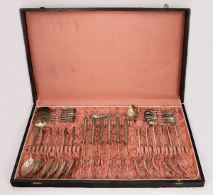 Stanislaw OWCZARSKI (attivo dal 1927 al 1940), Set di posate in argento per 6 persone con cucchiaio per salse (31 pezzi)