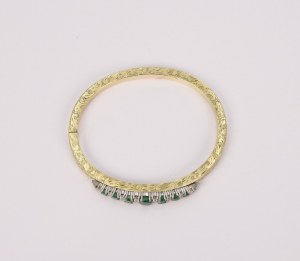 Bracelet with emeralds