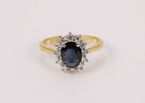 Ring with sapphire