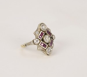 Ring with rubies