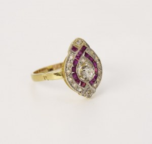 Ring with rubies