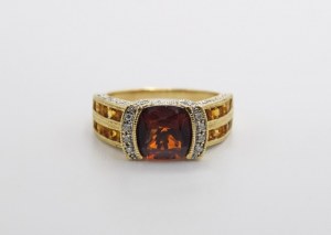 Bague avec spessartine