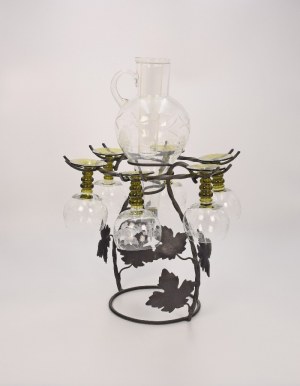 Set of 6 glasses and carafe on a rack