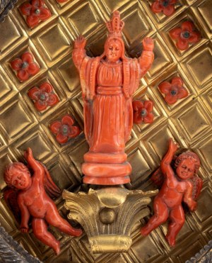 Composizione in corallo raffigurante Madonna dell'Assunta con putti
