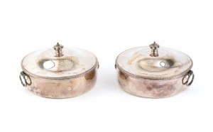 A pair of English Georgian sterling silver Entrée dish